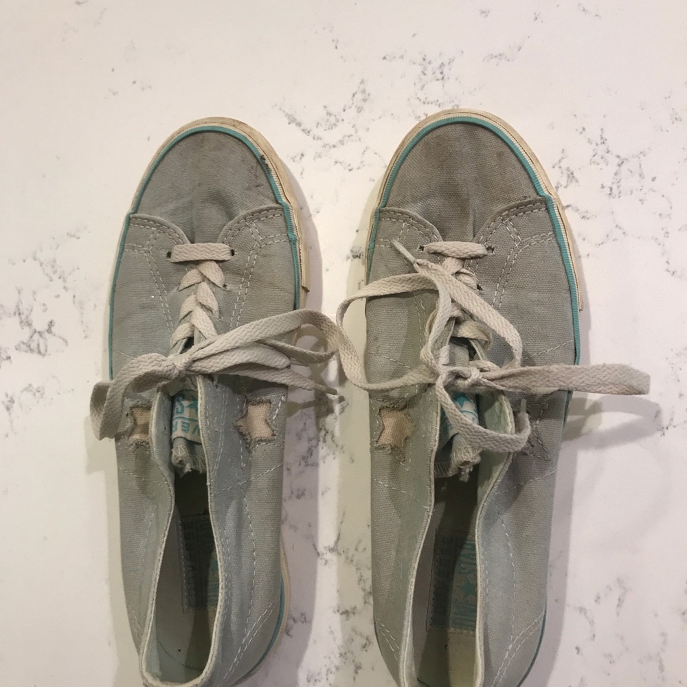 One star sneakers